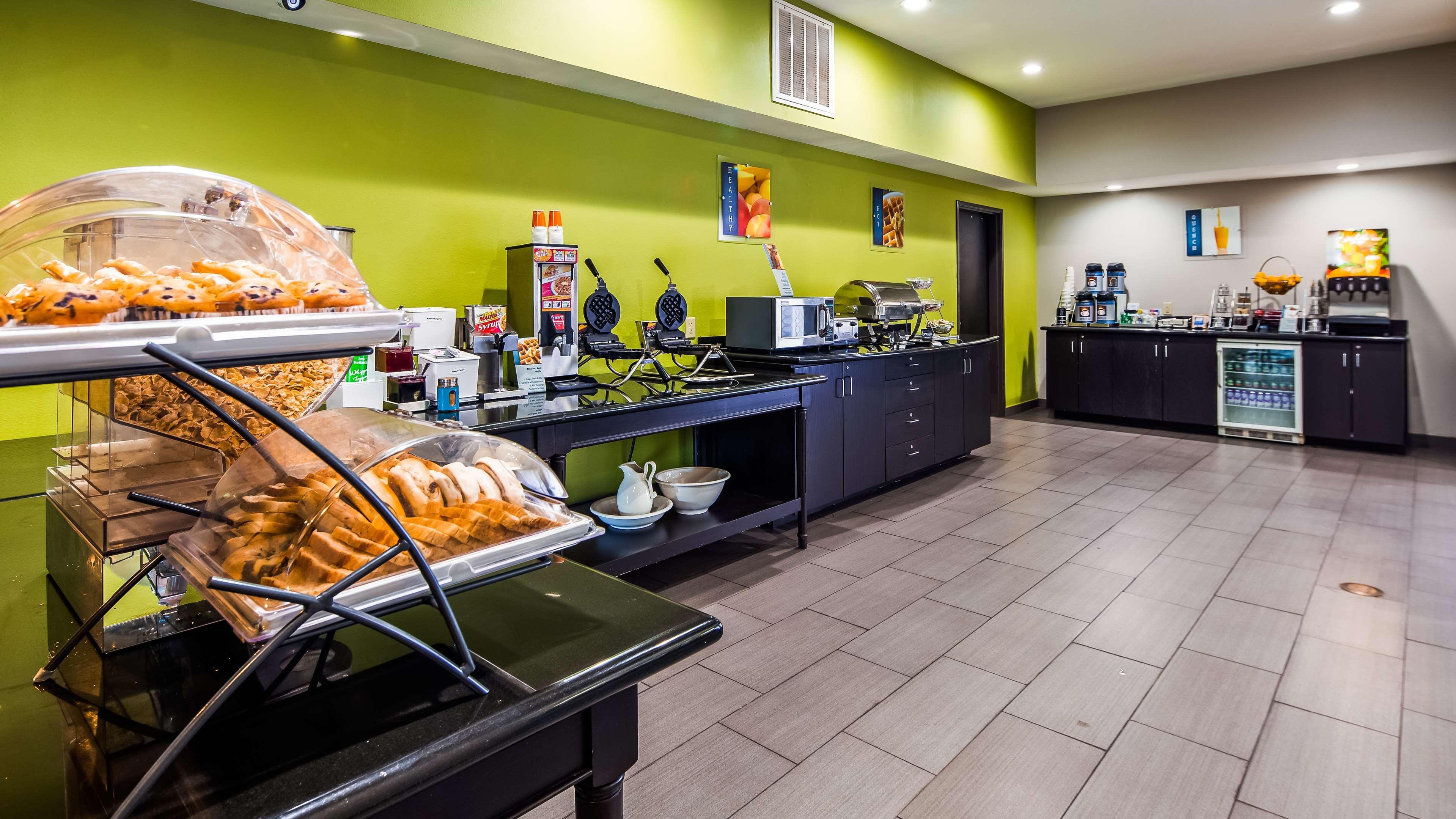 Best Western Golden Prairie Inn And Suites Сидни Экстерьер фото
