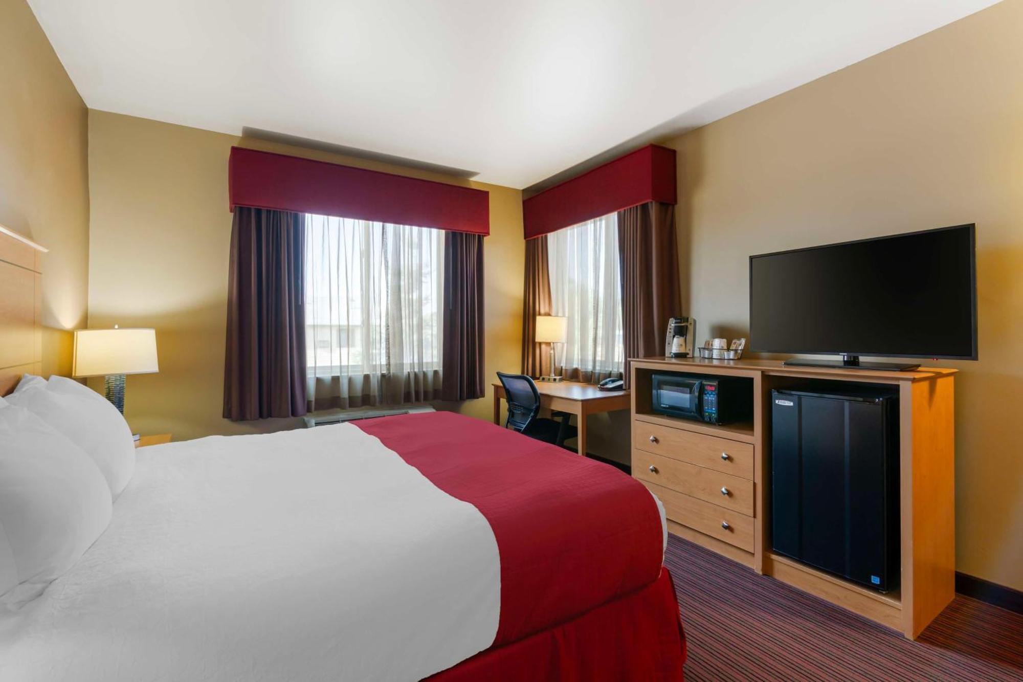 Best Western Golden Prairie Inn And Suites Сидни Экстерьер фото
