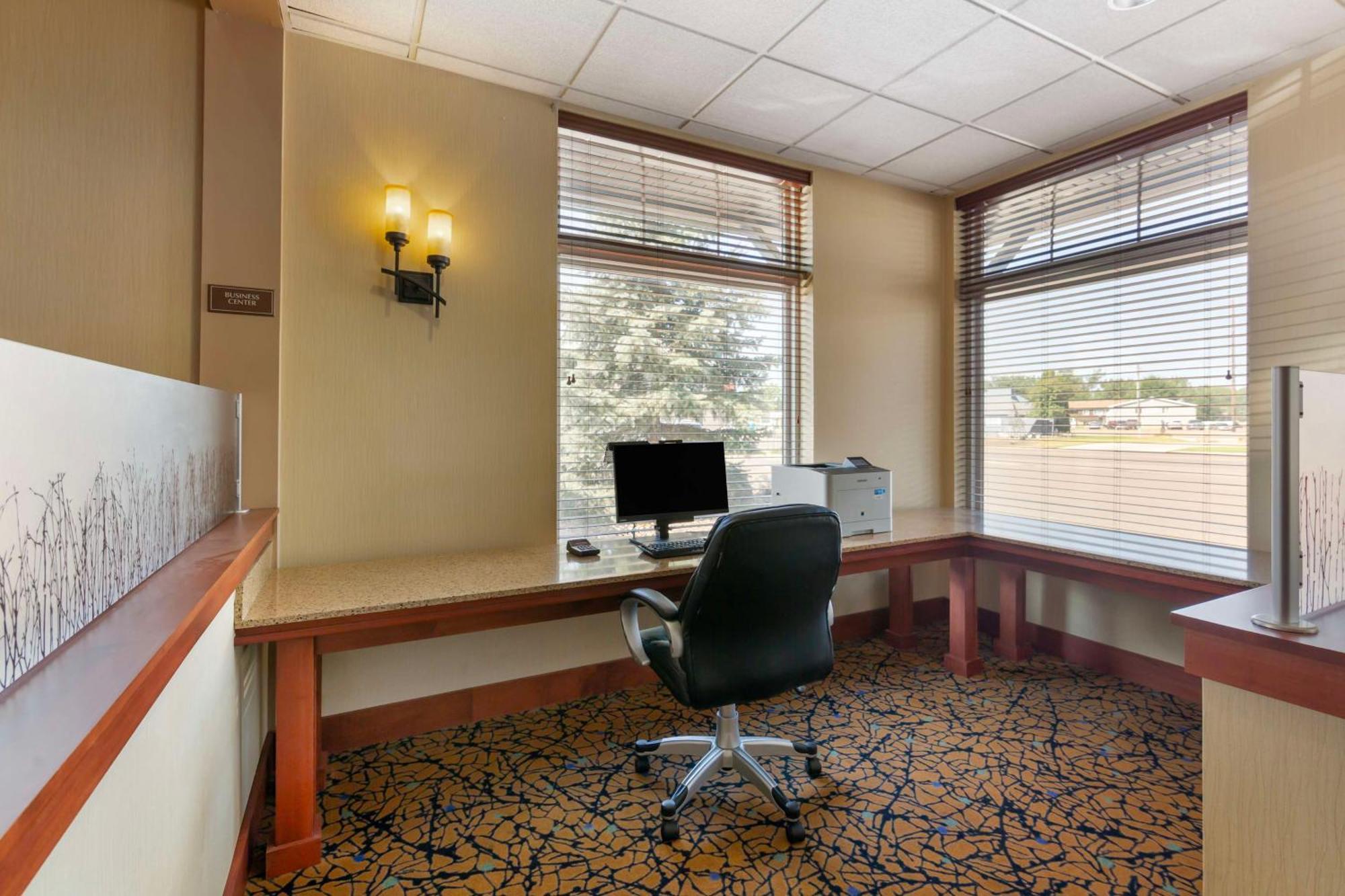 Best Western Golden Prairie Inn And Suites Сидни Экстерьер фото