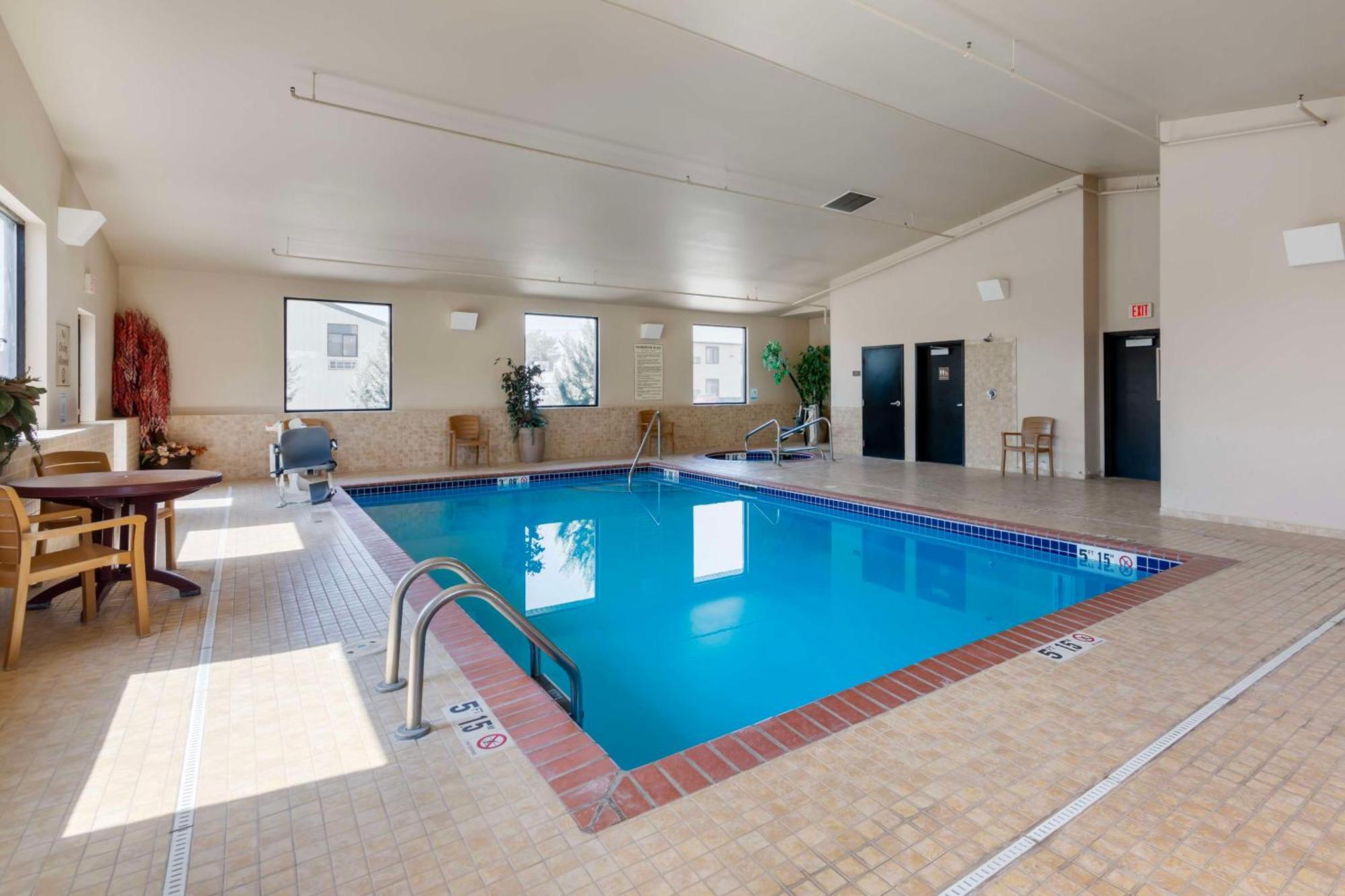 Best Western Golden Prairie Inn And Suites Сидни Экстерьер фото
